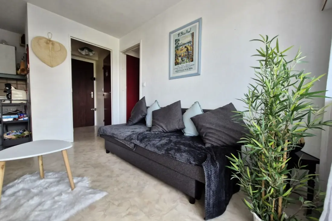 Cosy Two Room Nest With Sea View