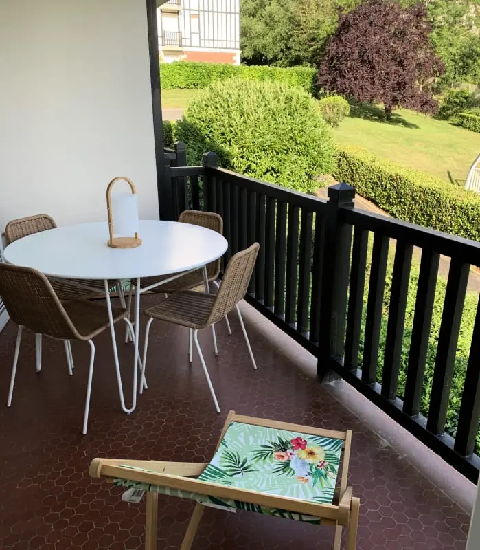 Apartman úszómedencével - a vasútállomás közelében