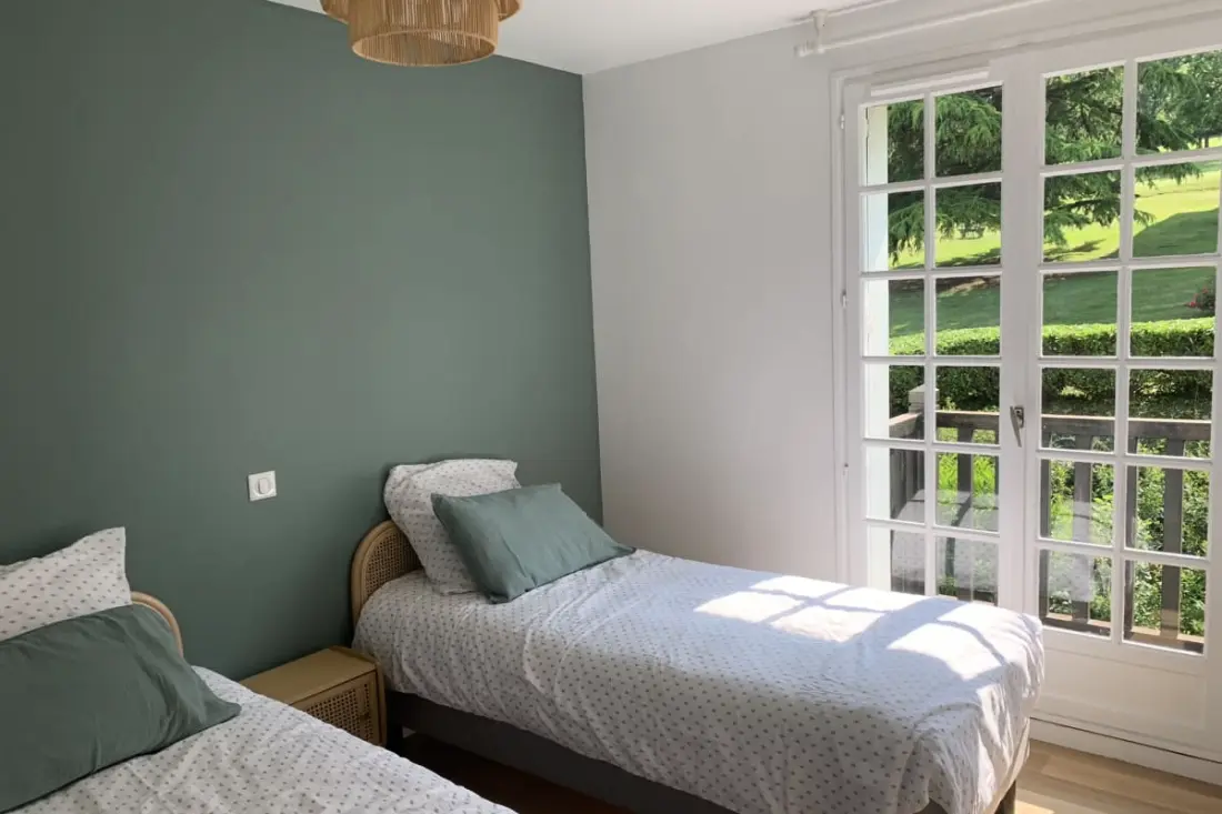 Apartman úszómedencével - a vasútállomás közelében