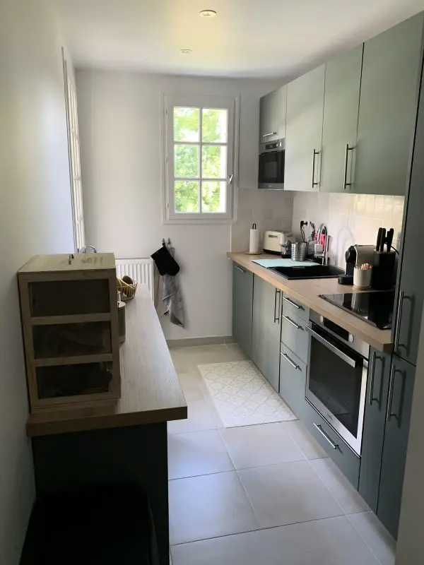 Apartman úszómedencével - a vasútállomás közelében