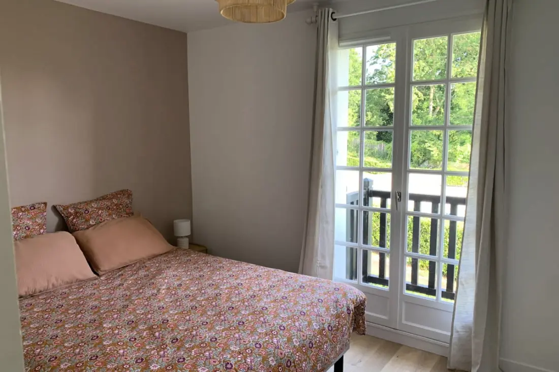 Apartman úszómedencével - a vasútállomás közelében
