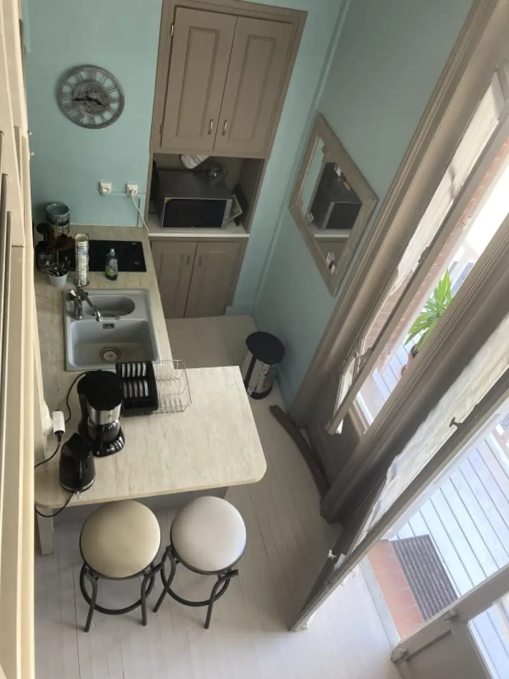 Studio met Mezzanine In Villa Du 19eme, Parkeren