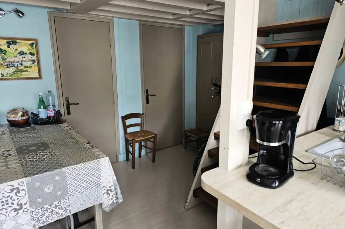 Studio with Mezzanine in Villa Du 19eme, Parkolás