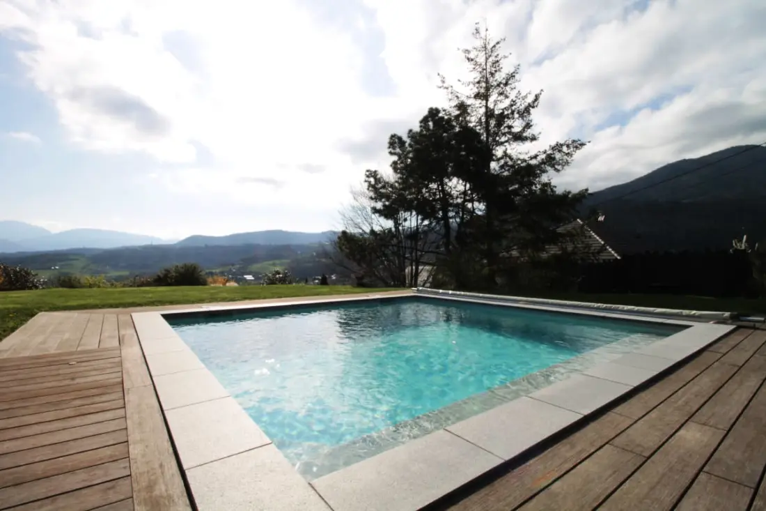 Csodálatos Chalet medencével és nézettel