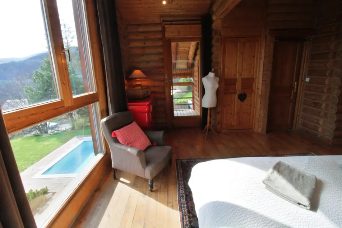 Csodálatos Chalet medencével és nézettel