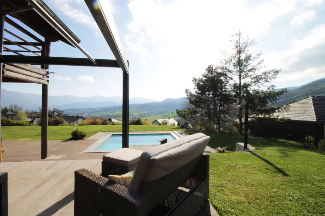 Csodálatos Chalet medencével és nézettel