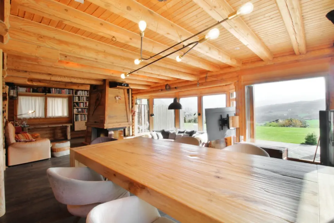 Csodálatos Chalet medencével és nézettel