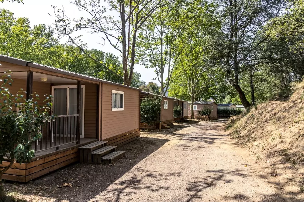 Camping Les Rives Du Lac De Vinca 3 Stjerner★★★