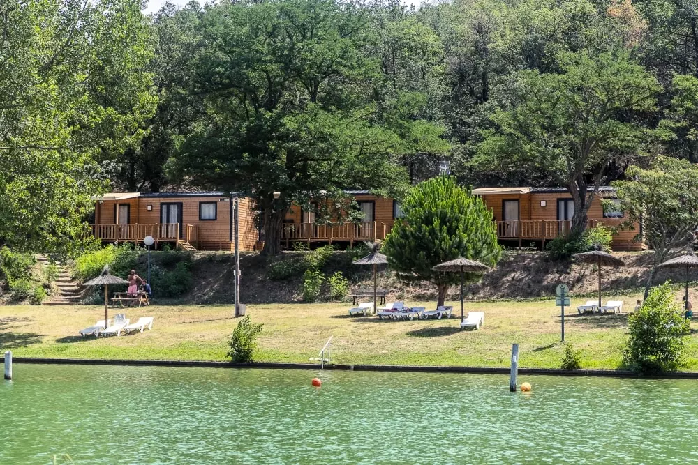 Camping Les Rives Du Lac De Vinca 3 Stjerner★★★