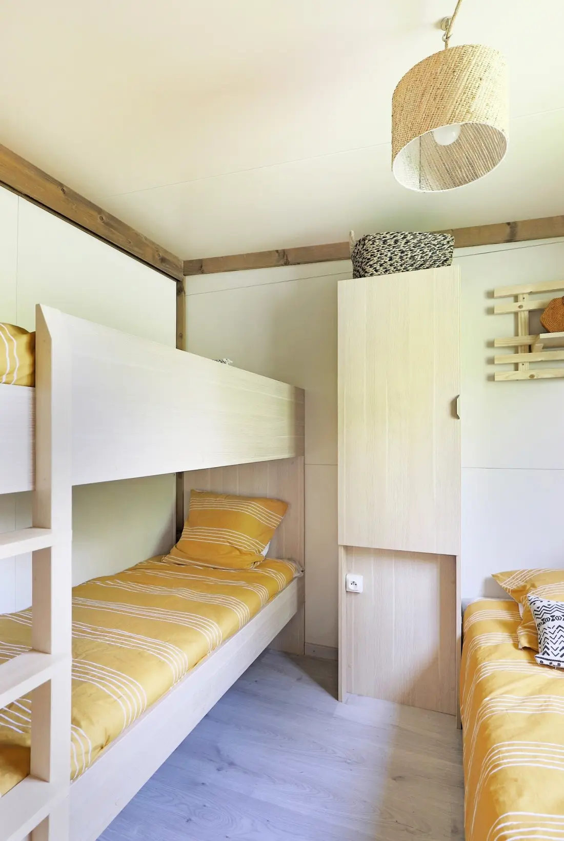 Camping Ushuaïa Villages Les Chalets de Moulière 2 étoiles★★