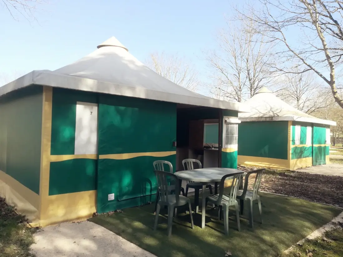 Camping Ushuaïa Villages Les Chalets de Moulière 2 étoiles★★