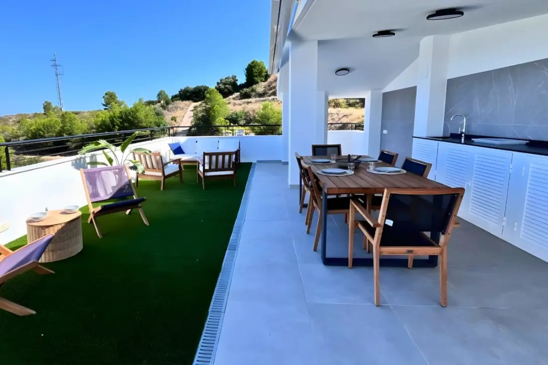 Superb Penthouse: Medencek, Szolárium felszerelt, Panoramikus nézet