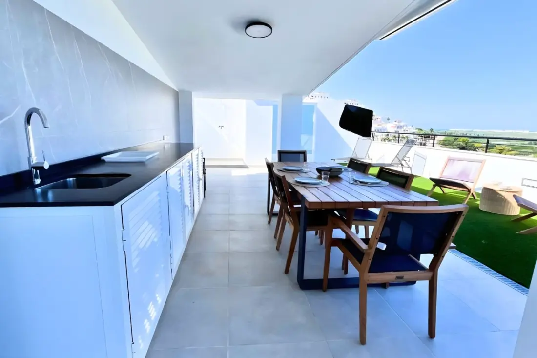 Superb Penthouse: Medencek, Szolárium felszerelt, Panoramikus nézet
