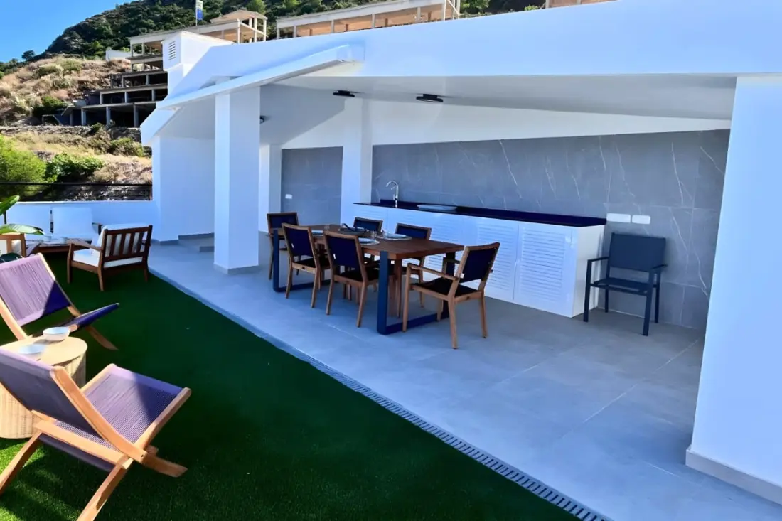 Superb Penthouse: Medencek, Szolárium felszerelt, Panoramikus nézet