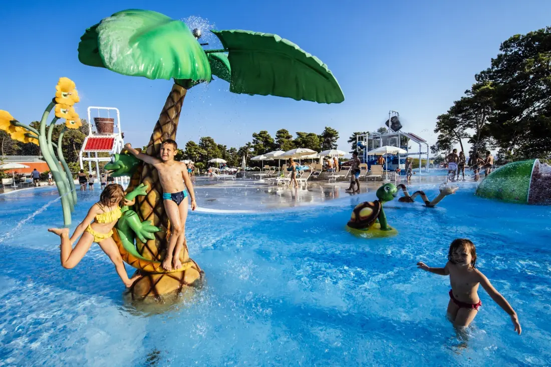 Camping Zaton Holiday Resort4 Sterren★★★★