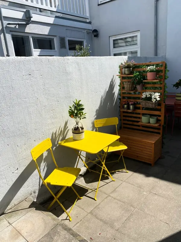 Kövesse a Nap Apartmant