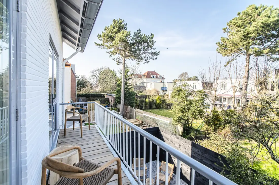 Marleys Beachhouse - Luxury Guest Room Balcony