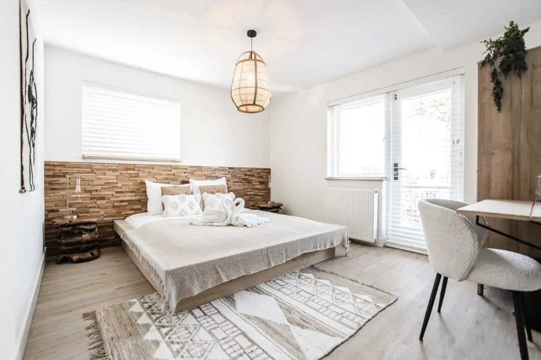 Marleys Beachhouse - Luxury Guest Room Balcony