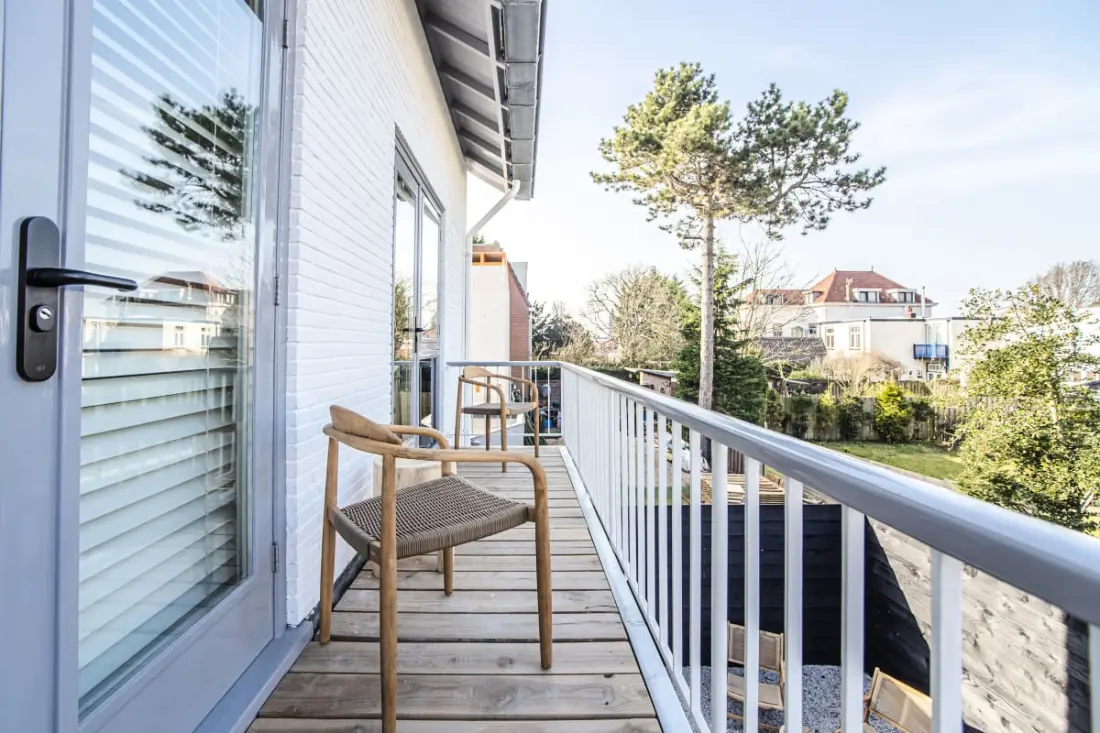 Marleys Beachhouse - Luxury Guest Room Balcony