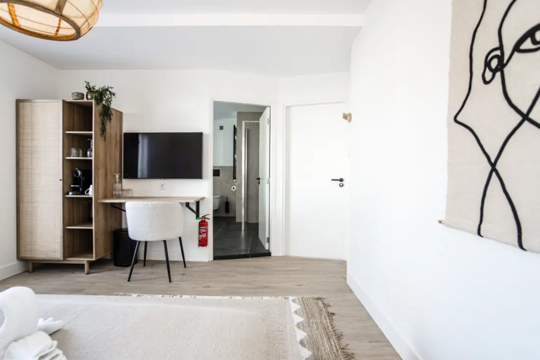Marleys Beachhouse - Luxury Guest Room Balcony