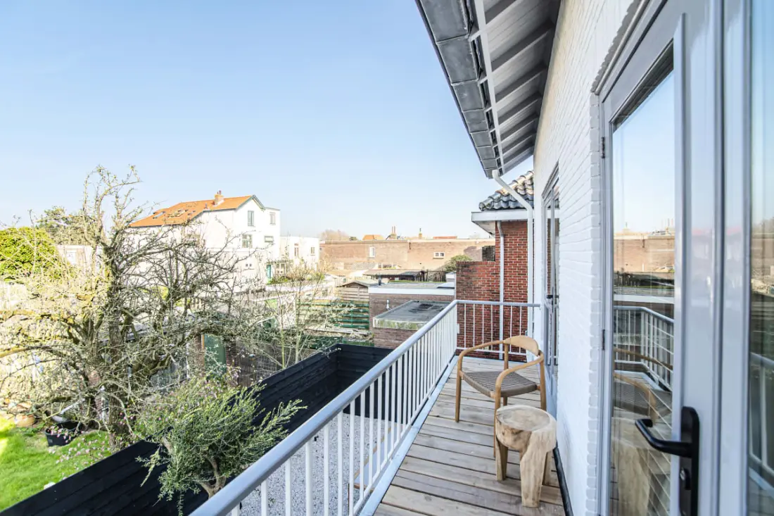 Marleys Beachhouse - Luxury Guest Room Balcony
