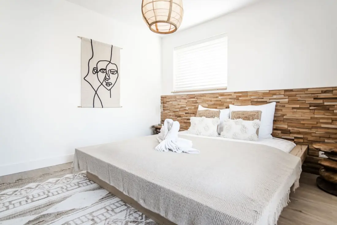 Marleys Beachhouse - Luxury Guest Room Balcony