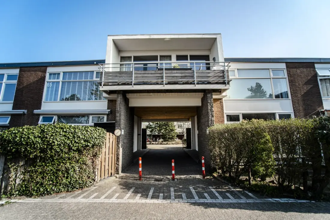 A Shell Apartment 59