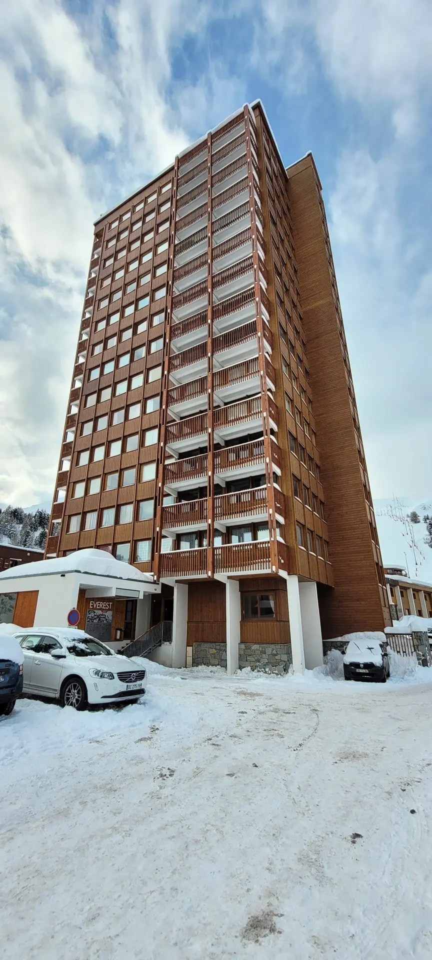 Everest Residence
