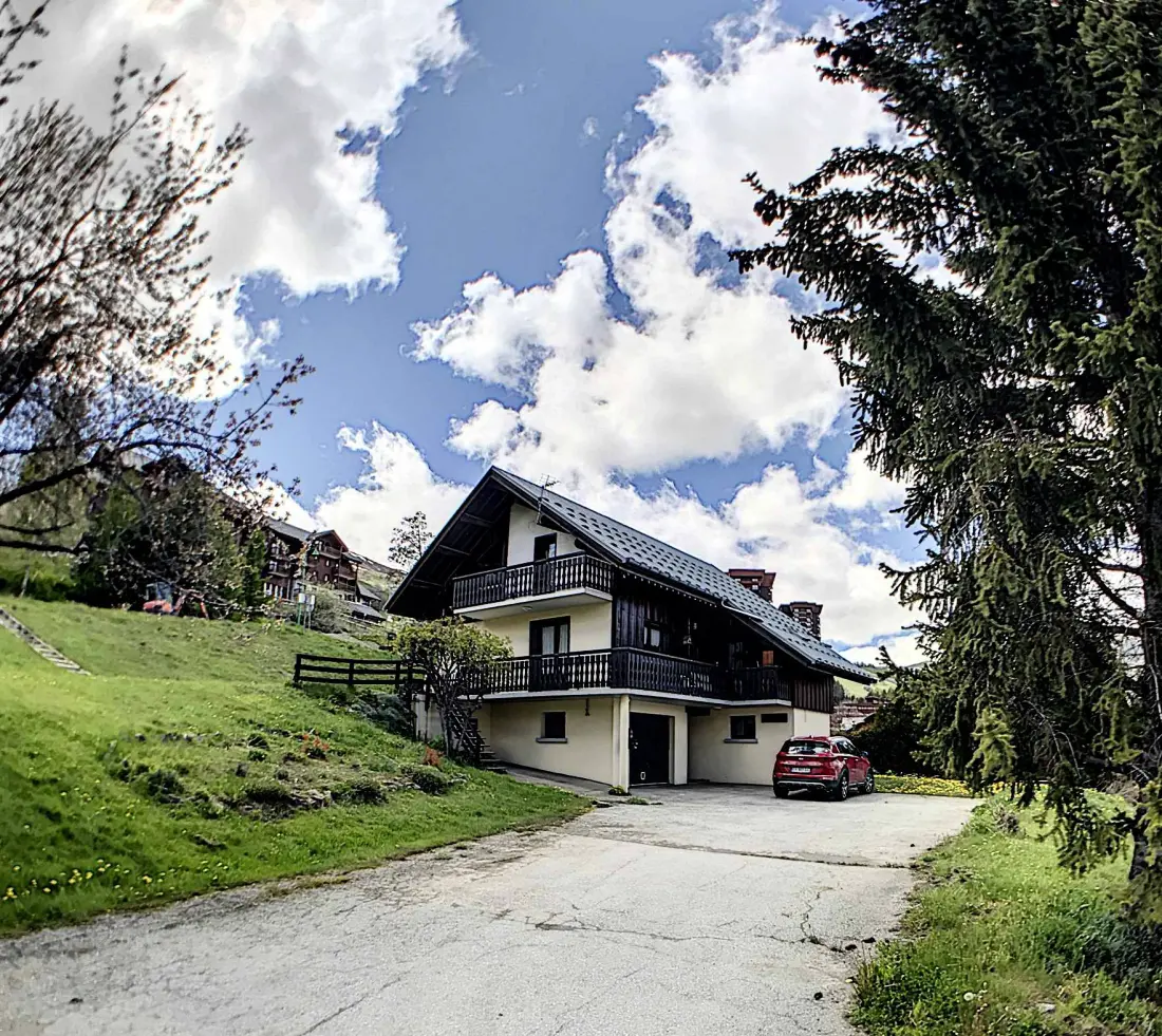 Chalet Genepy