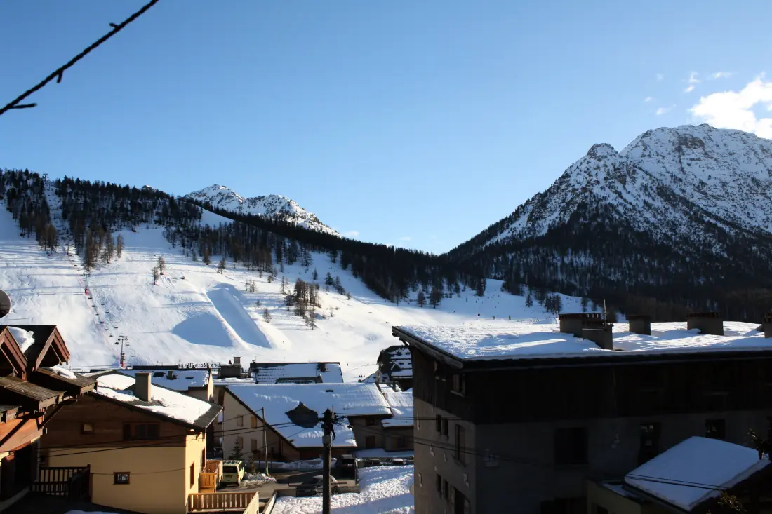 Chalet Carlines