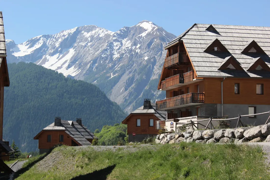 Chalets De Praroustan