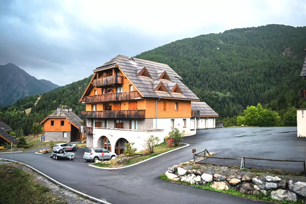 Chalets De Praroustan