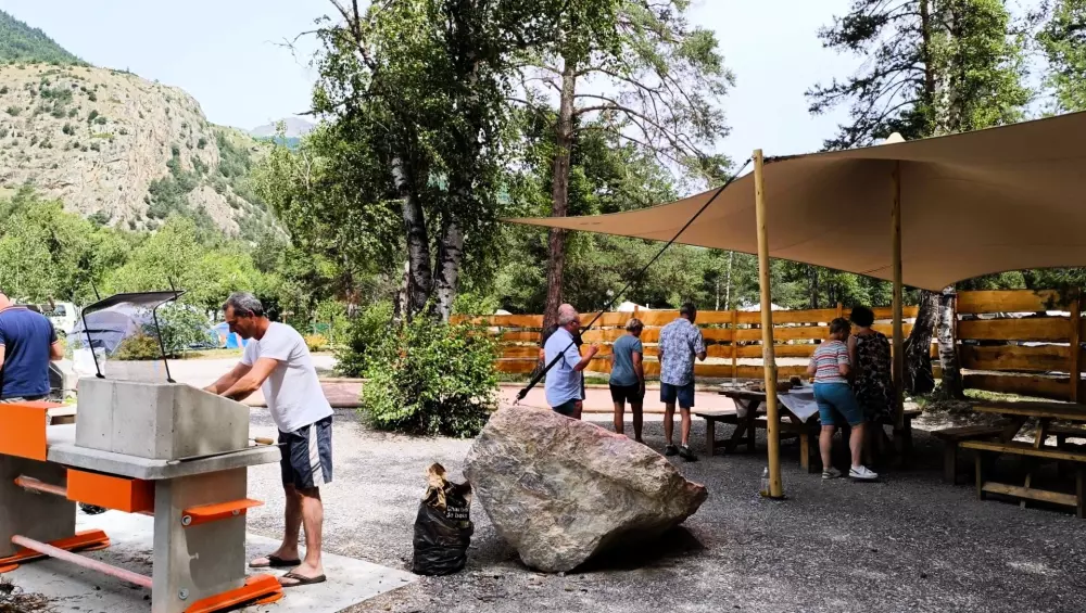 Camping-Caravaneige l'Iscle de Prelles 3 Stars★★★