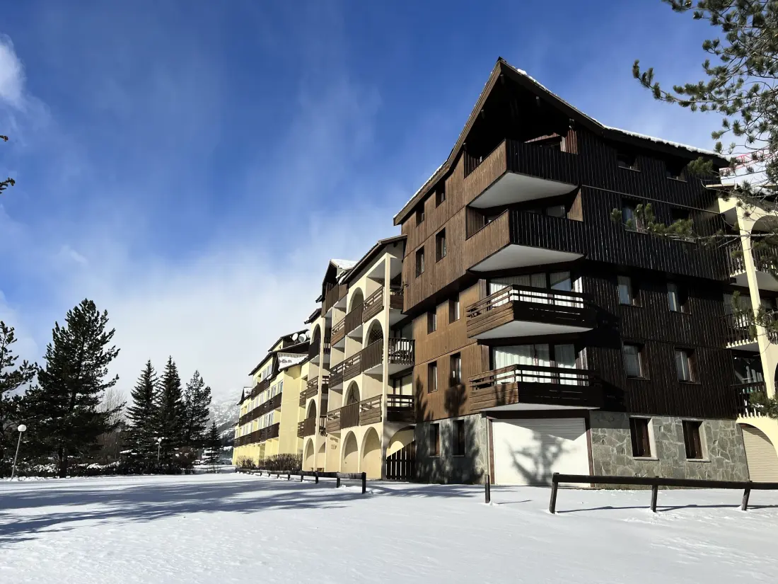 Grand Serre Che B Residence