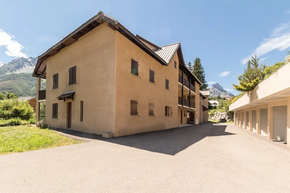 Rocher Residence