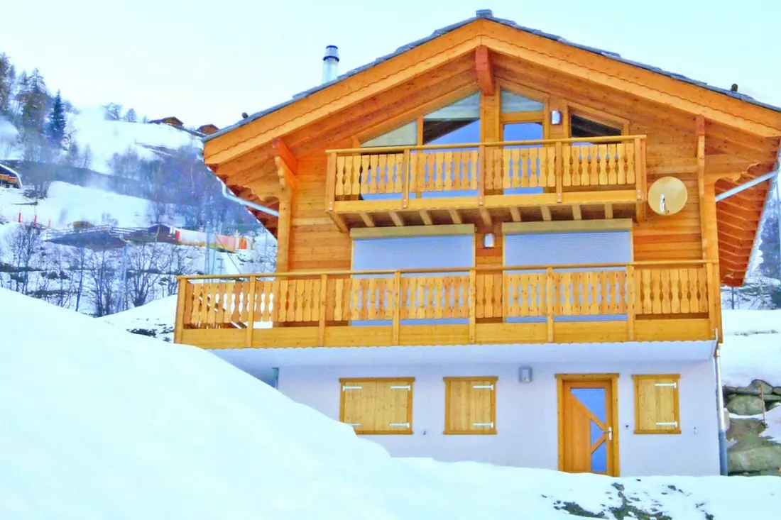 Falcons Nest Chalet