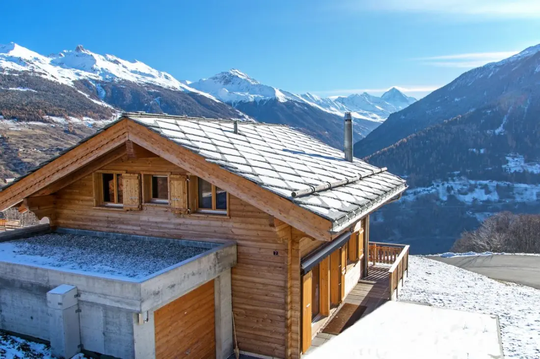 Falcons Nest Chalet
