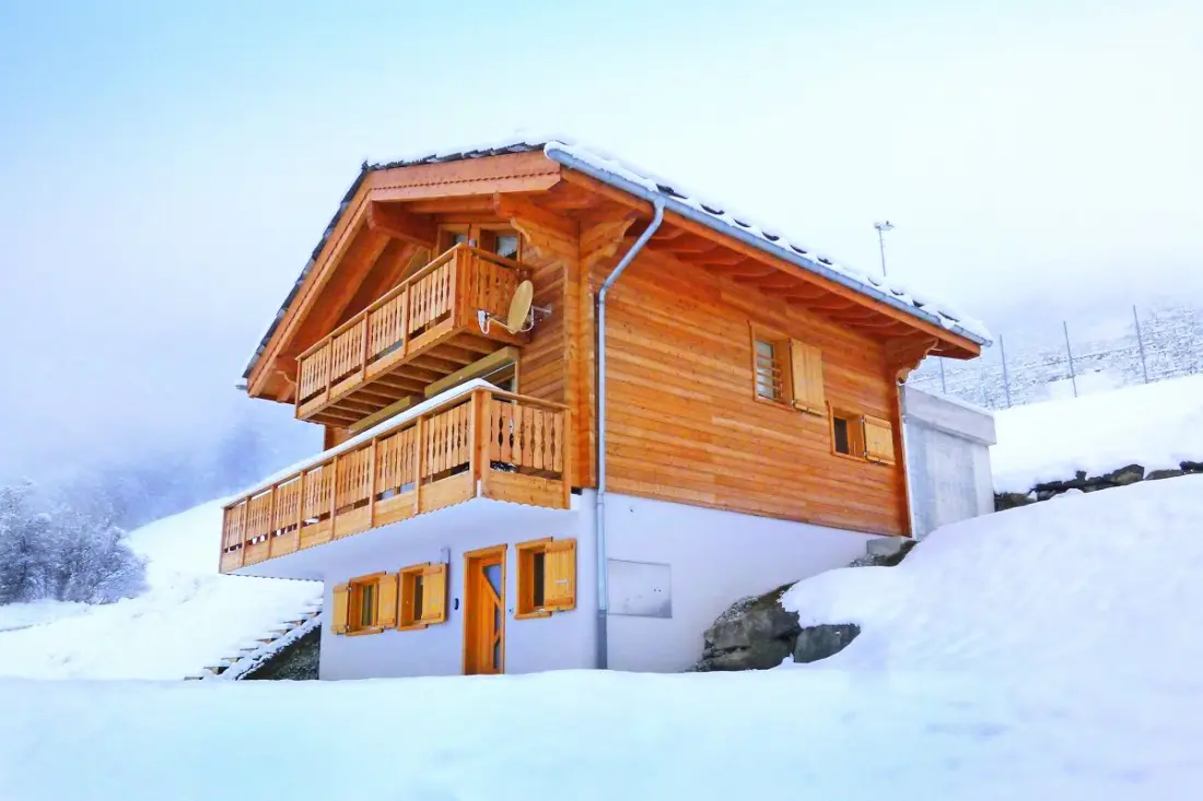 Falcons Nest Chalet