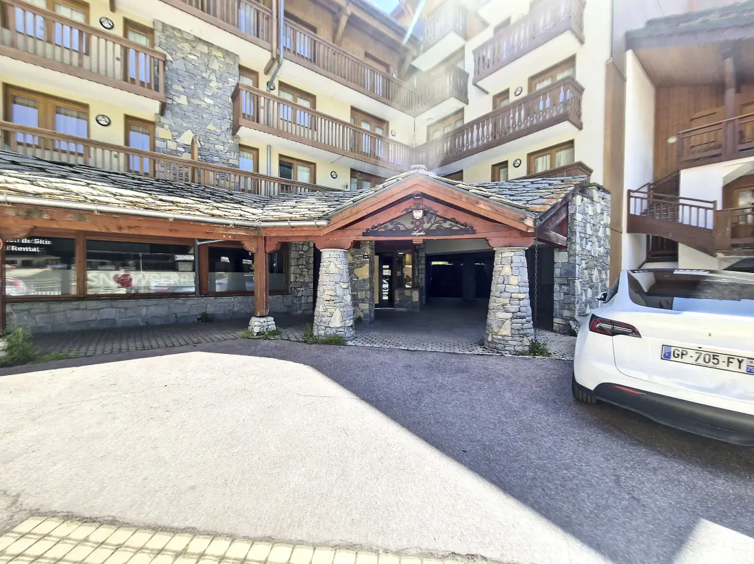Aquila Residence