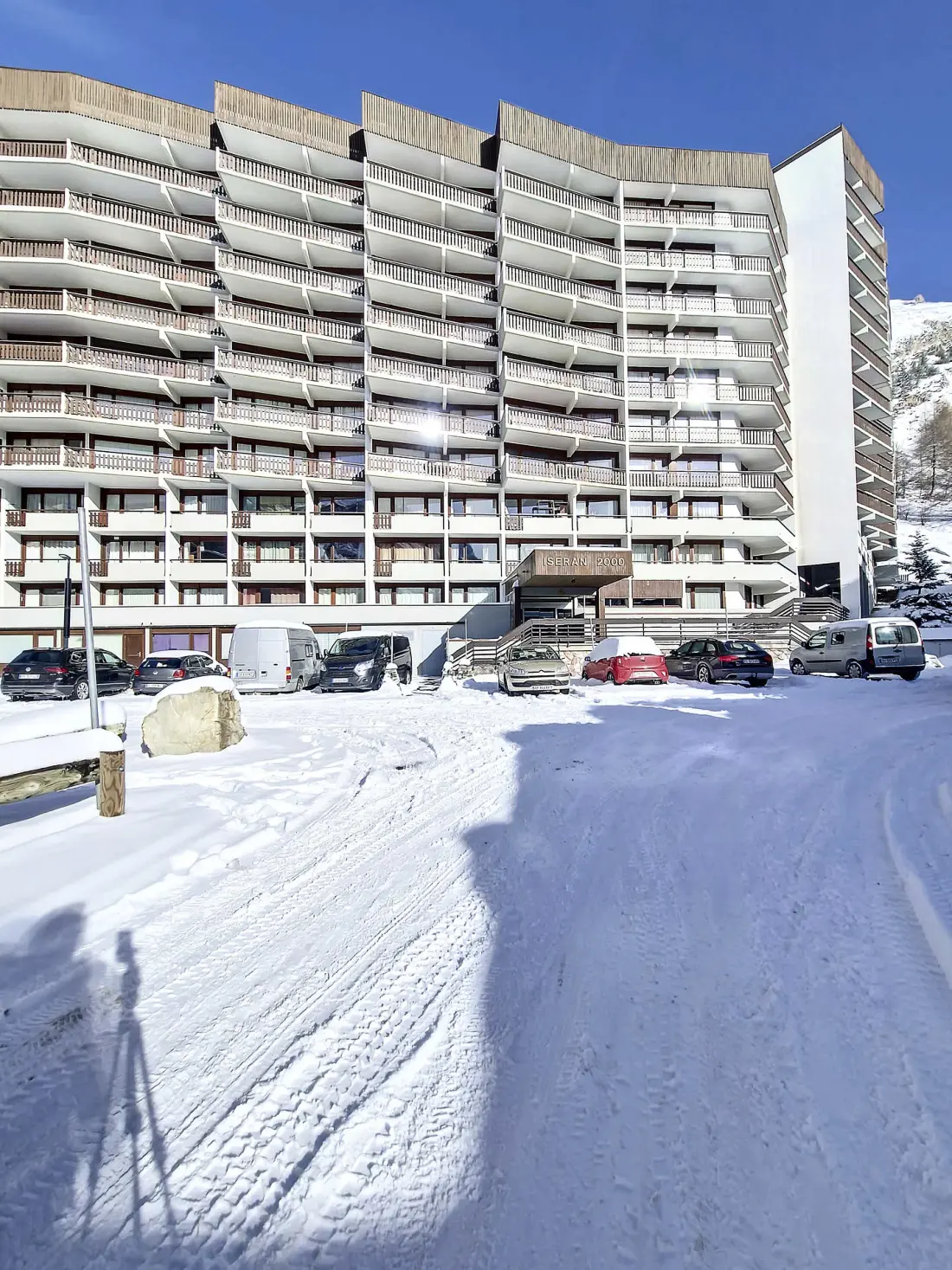 Iseran Residence 2000