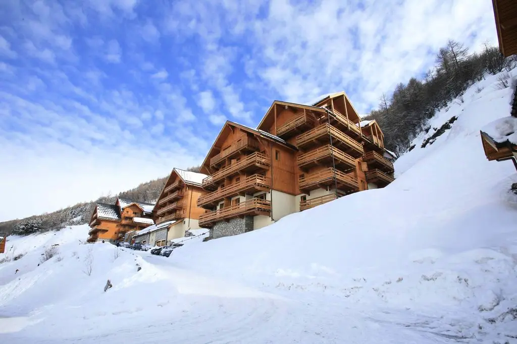 Residence Odalys Le Hameau és Les Chalets de la Vallée d'Or 3 Csillagok★★★